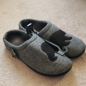 Men's slippers size 13-14